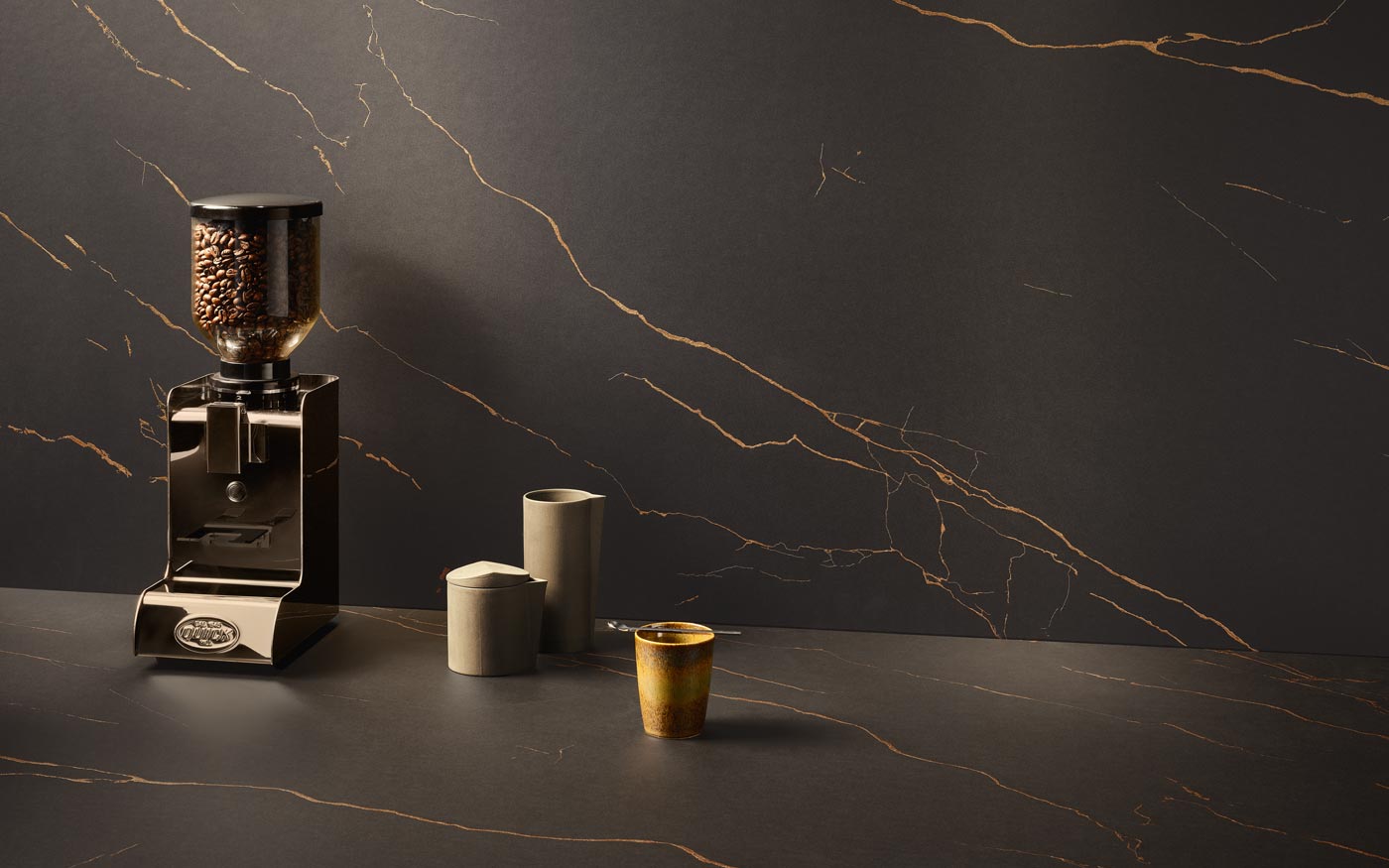 F199 PA Ambiance mramor crni – Primjena