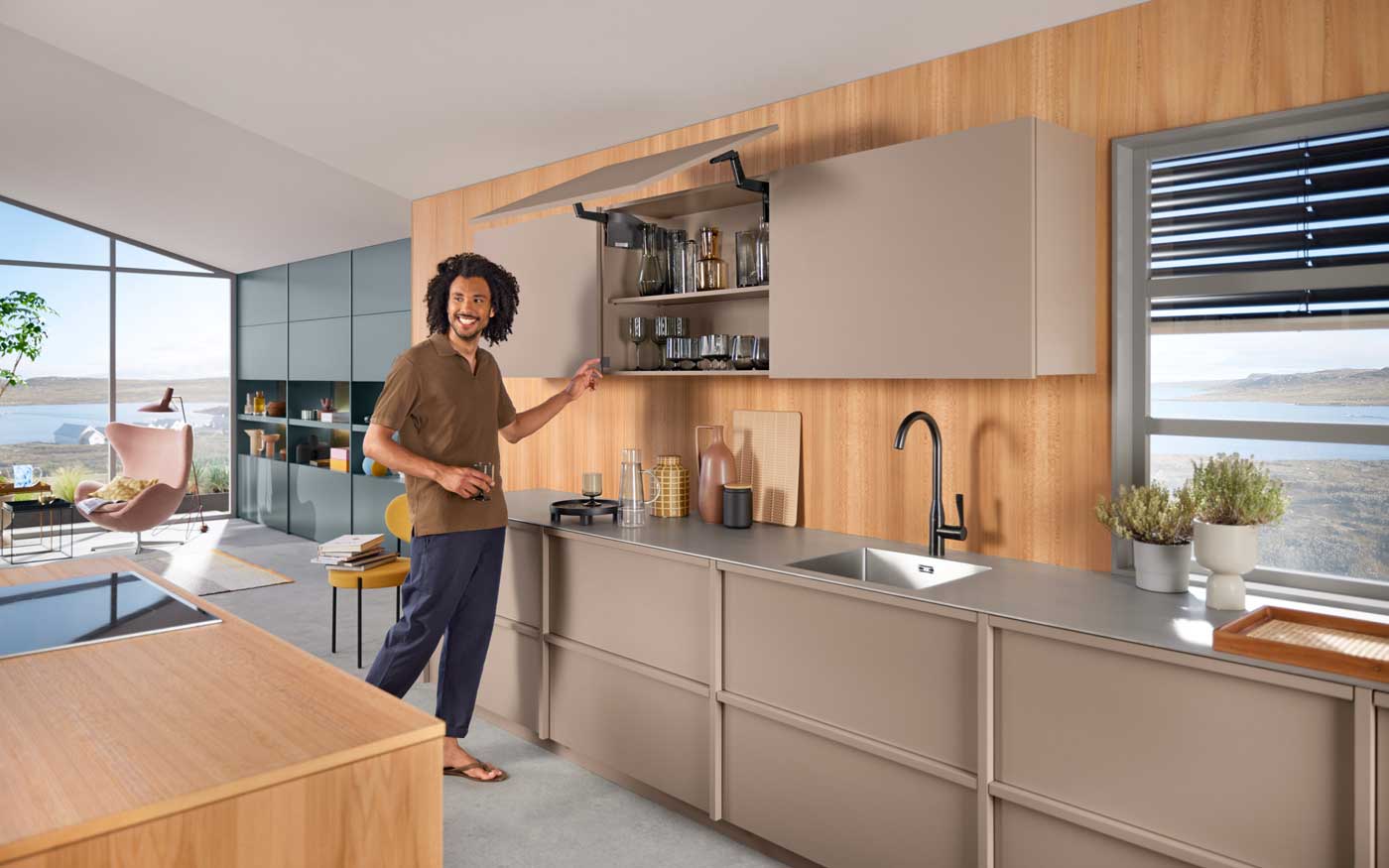 Blum tehnologije kretanja TIP ON BLUMOTION i SERVO DRIVE